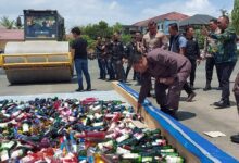 Polres Tanbu Gilas Ribuan Botol Miras Hasil Operasi Antik 2026