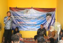 Antisipasi KARHUTLA, Haji Jahrian Bantu Relawan Pemadam Karang Indah Rp 5 Juta
