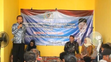 Antisipasi KARHUTLA, Haji Jahrian Bantu Relawan Pemadam Karang Indah Rp 5 Juta