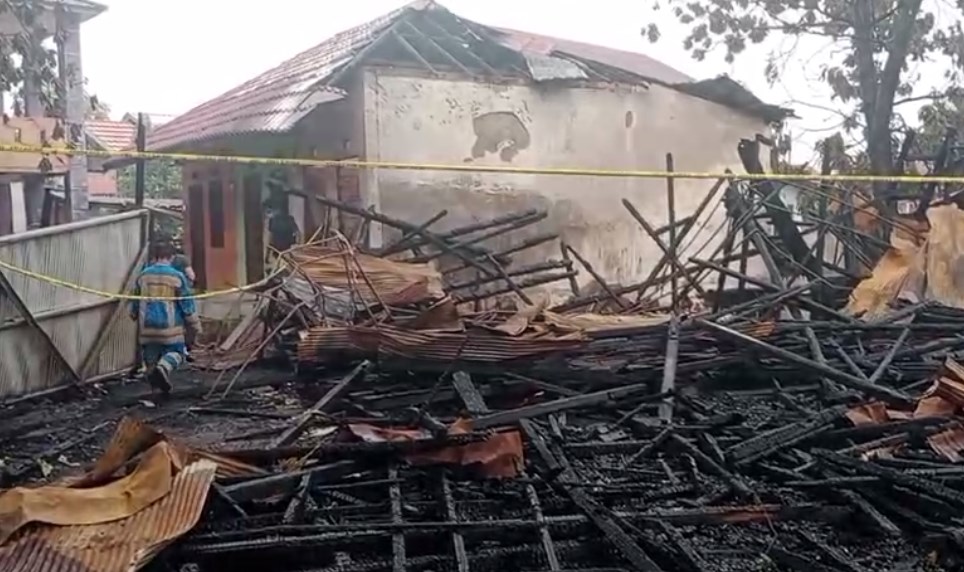 1 Rumah Kos Kosong 8 Sekat di Komplek DPR Banjarmasin Terbakar