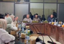Komisi II DPRD Kalsel menerima kunjungan konsultasi Komisi II DPRD Kabupaten Tabalong, bersama Biro Perekonomian Setda Provinsi dan Otoritas Jasa Keuangan (OJK) Kalsel.