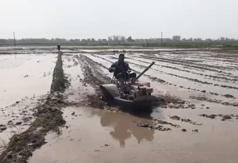 Traktor Apung