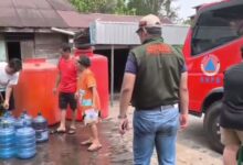BPBD Kapuas Salurkan Air Bersih untuk Warga Desa Sei Asam