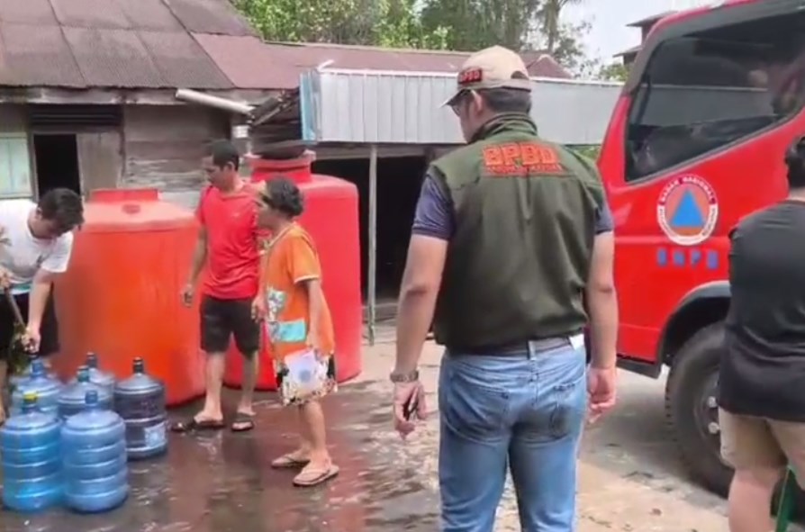 BPBD Kapuas Salurkan Air Bersih untuk Warga Desa Sei Asam