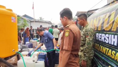 Kedatangan bantuan air bersih dari Korem 101/Antasari bersama PT Bangun Banua