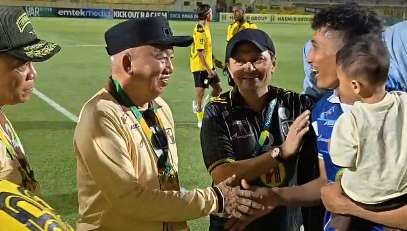 Muhidin nonton Barito putera