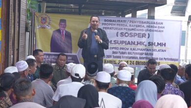 Supian HK dalam sosialisasi peraturan daerah di Desa Palbatu dan Desa Tampakang