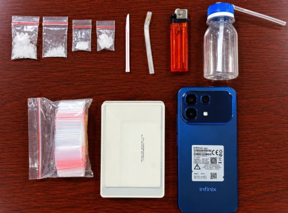 menemukan empat paket sabu
