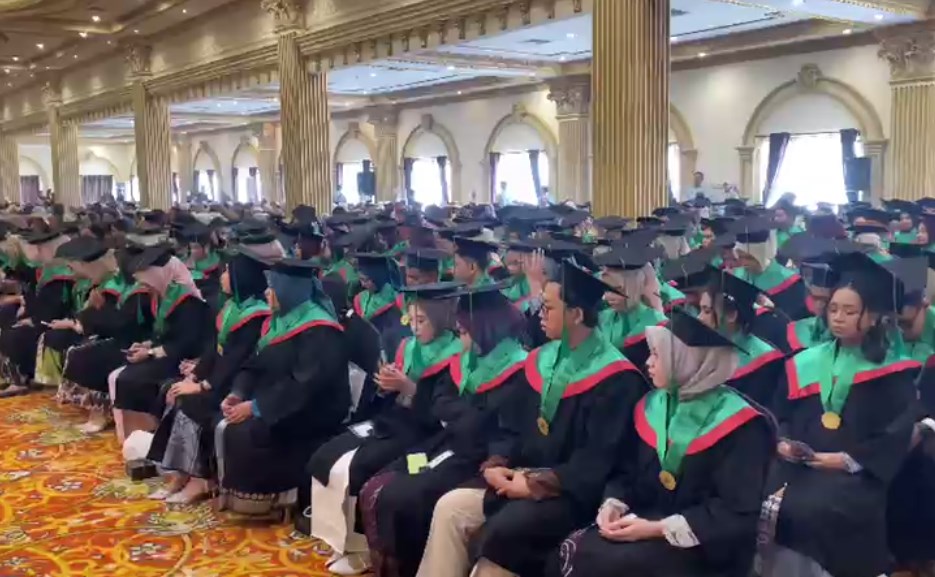 Wisuda ke-8 Universitas Borneo Lestari atau UNBL Banjarbaru